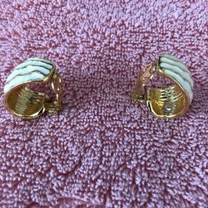 Clip earrings